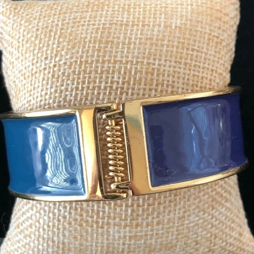 Blue Purple Enamel Gold Tone Clamper‎ Bangle Bracelet Fashion 2.5”